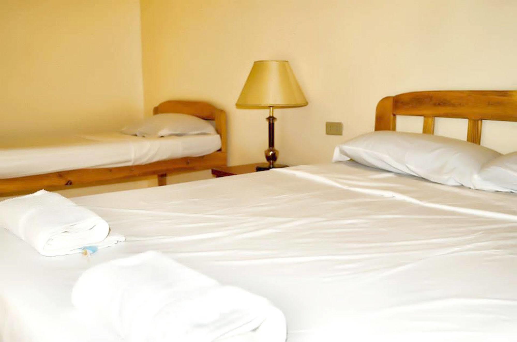 Bano Beach Resort Himensulan Buitenkant foto